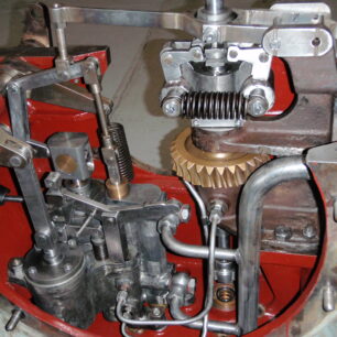 P4284142-306x306.jpg
