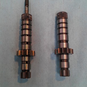 pilot-valve-bushing-left-worn-and-right-replacement-306x306.jpg